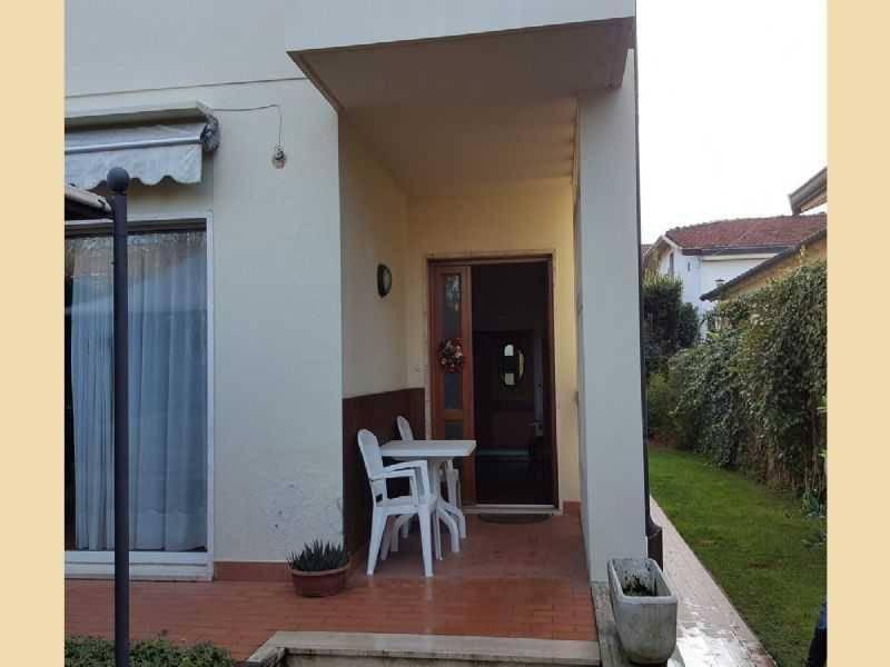 casa indipendente in vendita a Forte dei Marmi