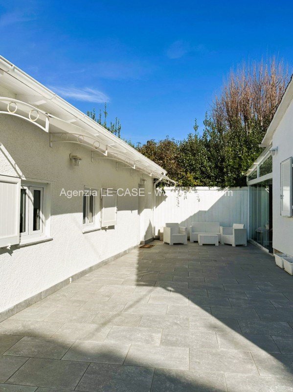 casa indipendente in vendita a Forte dei Marmi