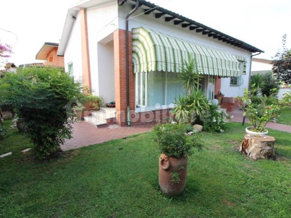 casa indipendente in vendita a Forte dei Marmi