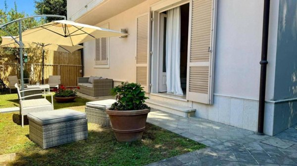 casa indipendente in vendita a Forte dei Marmi