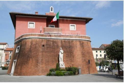 negozio in vendita a Forte dei Marmi