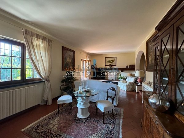 casa indipendente in vendita a Forte dei Marmi in zona Vittoria Apuana