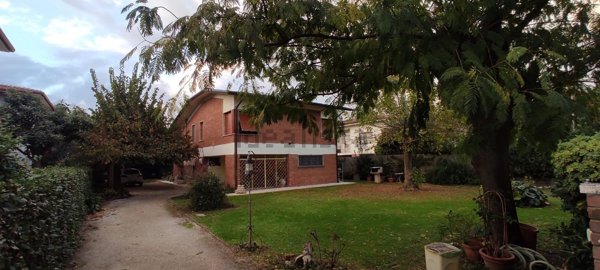 casa indipendente in vendita a Forte dei Marmi