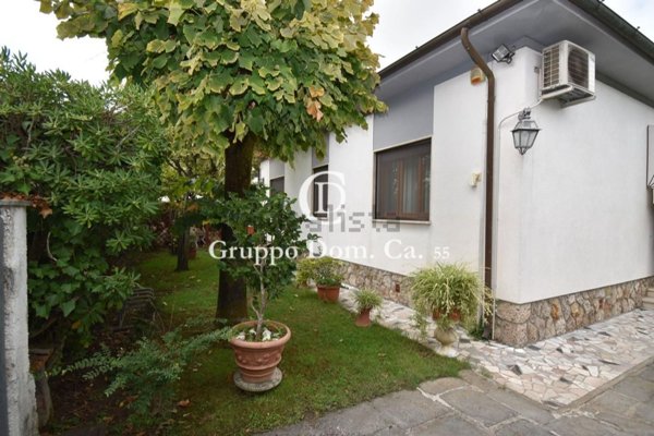 casa indipendente in vendita a Forte dei Marmi