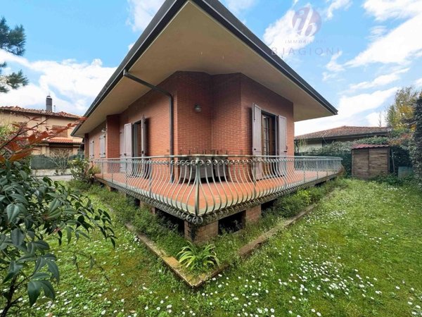 casa indipendente in vendita a Forte dei Marmi