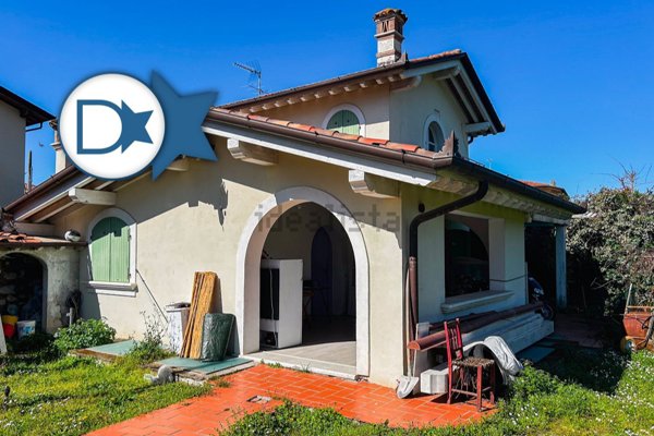 casa indipendente in vendita a Forte dei Marmi
