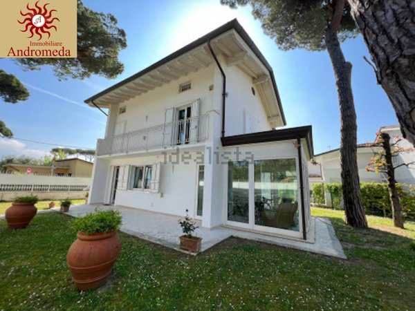 casa indipendente in vendita a Forte dei Marmi