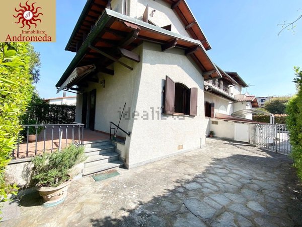casa indipendente in vendita a Forte dei Marmi