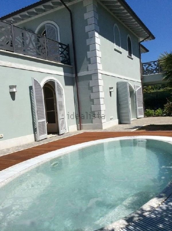 casa indipendente in vendita a Forte dei Marmi