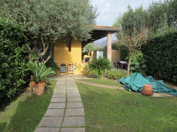 pentavano in vendita a Forte dei Marmi
