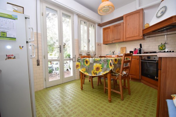 casa indipendente in vendita a Forte dei Marmi in zona Vaiana