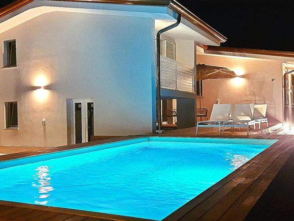 casa indipendente in vendita a Forte dei Marmi