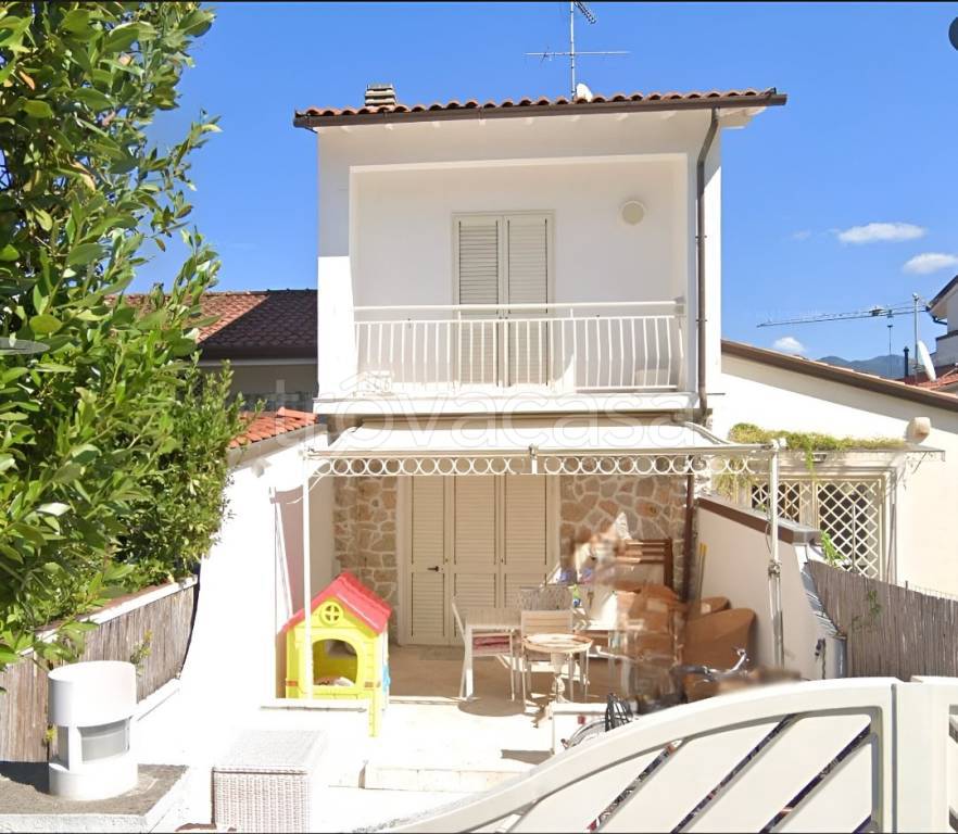 casa indipendente in vendita a Forte dei Marmi