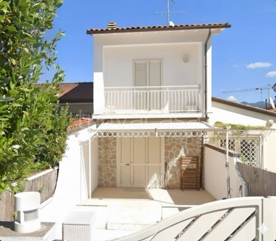 casa indipendente in vendita a Forte dei Marmi
