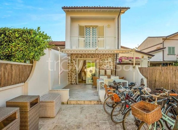 casa indipendente in vendita a Forte dei Marmi