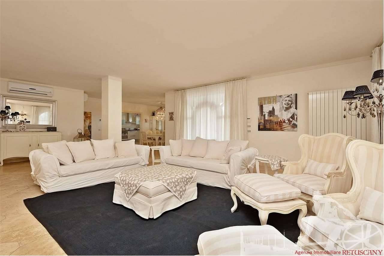 casa indipendente in vendita a Forte dei Marmi in zona Vittoria Apuana