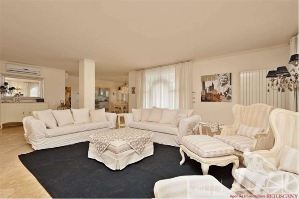 casa indipendente in vendita a Forte dei Marmi in zona Vittoria Apuana