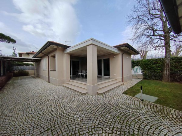 casa indipendente in vendita a Forte dei Marmi