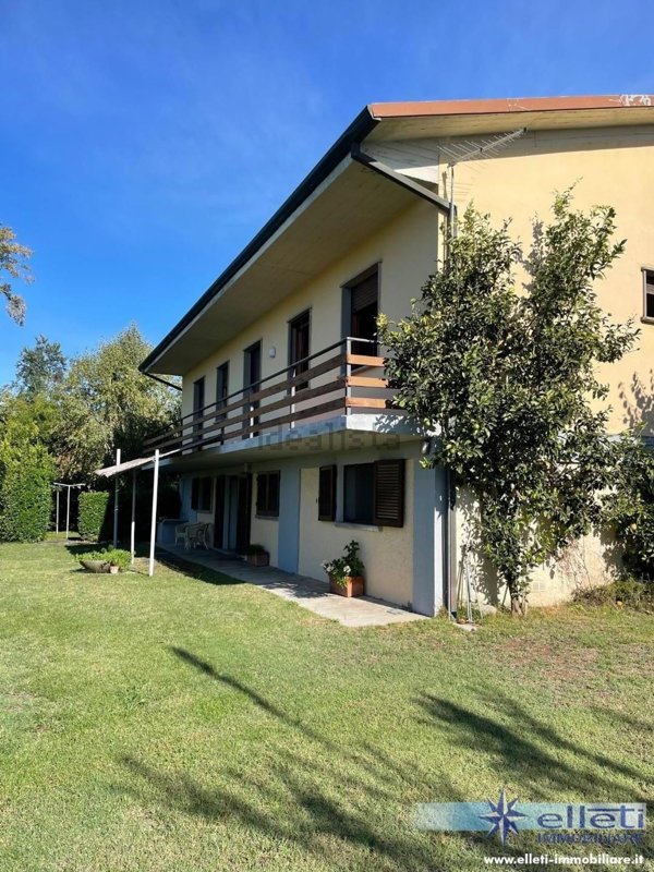 casa indipendente in vendita a Forte dei Marmi in zona Vittoria Apuana