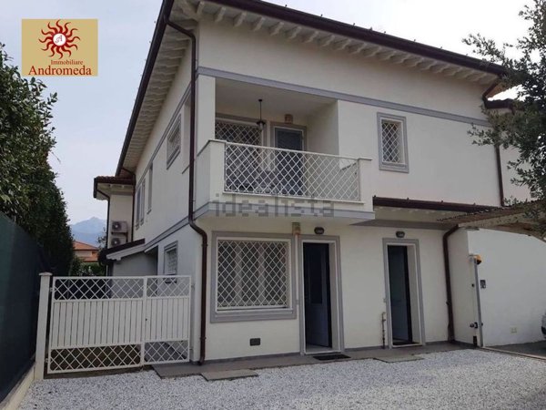casa indipendente in vendita a Forte dei Marmi