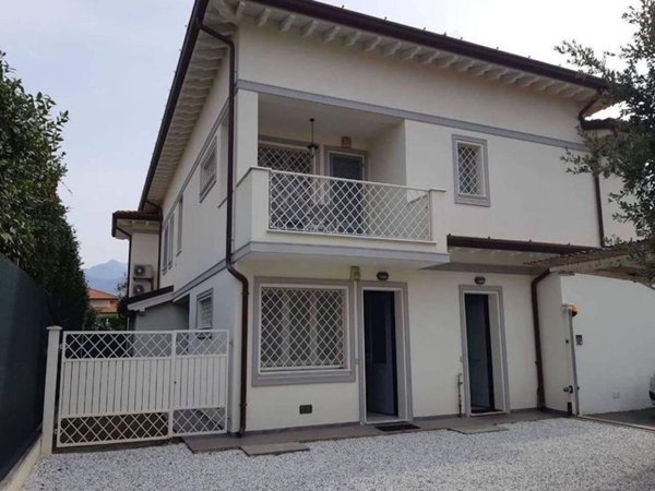 casa indipendente in vendita a Forte dei Marmi