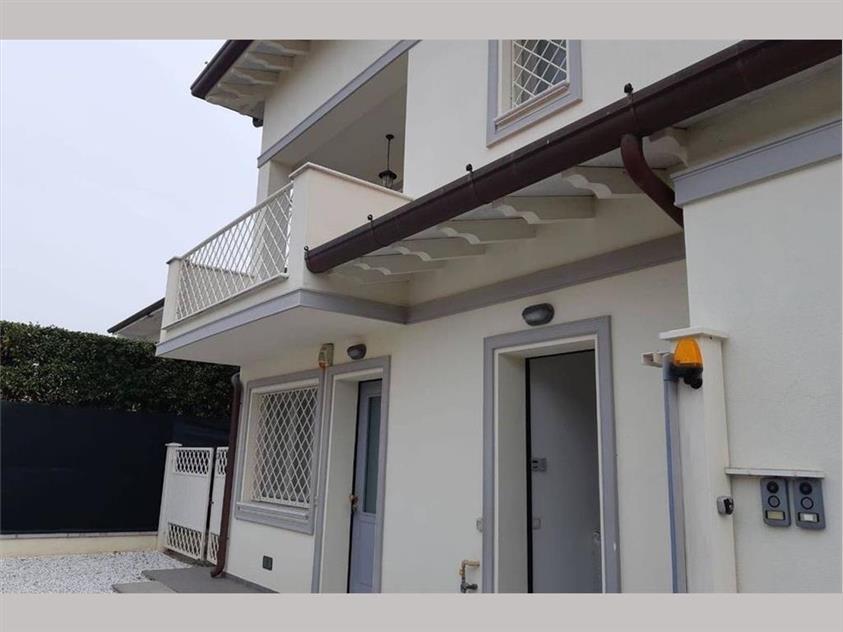 casa indipendente in vendita a Forte dei Marmi