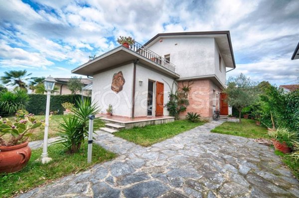 casa indipendente in vendita a Forte dei Marmi