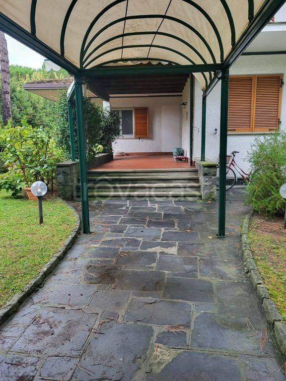 casa indipendente in vendita a Forte dei Marmi
