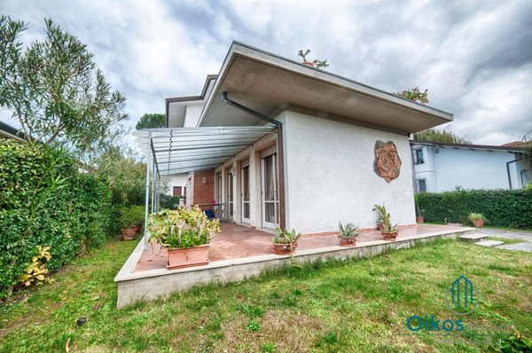 casa indipendente in vendita a Forte dei Marmi