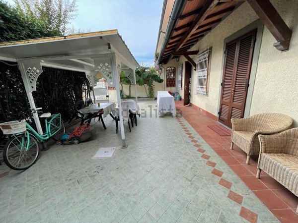 casa indipendente in vendita a Forte dei Marmi