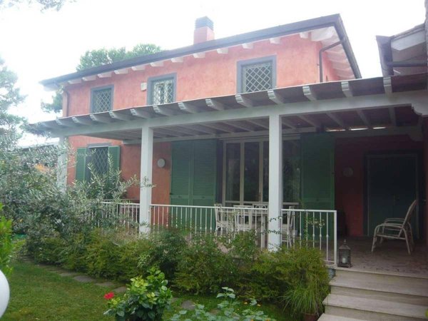 casa indipendente in vendita a Forte dei Marmi