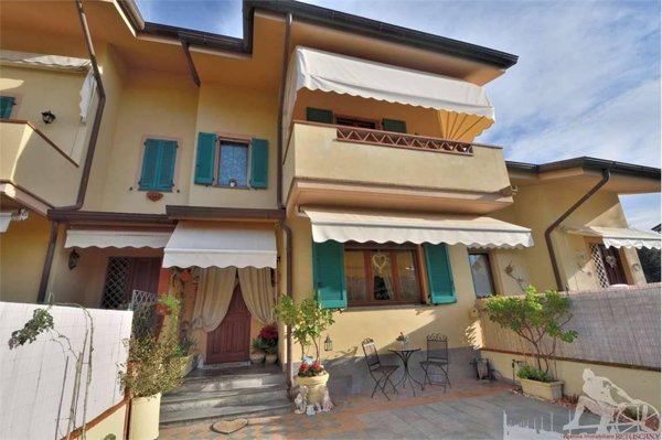 casa indipendente in vendita a Forte dei Marmi