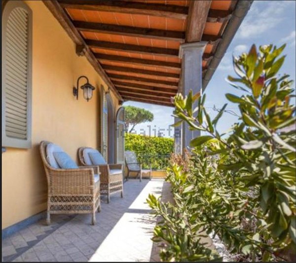casa indipendente in vendita a Forte dei Marmi