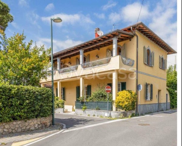 casa indipendente in vendita a Forte dei Marmi