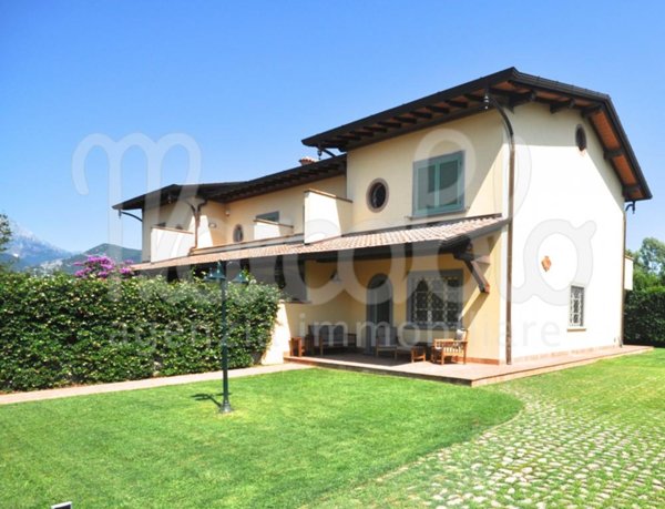casa indipendente in vendita a Forte dei Marmi