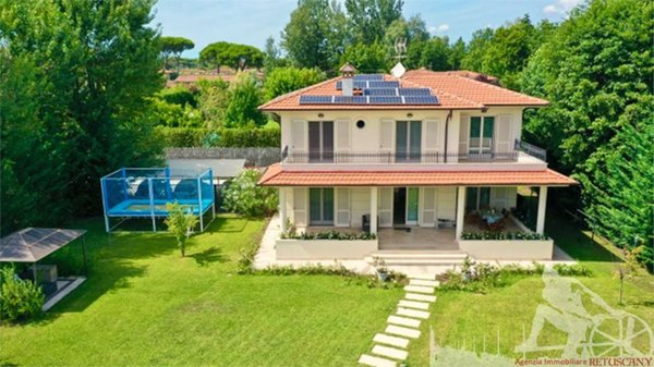 casa indipendente in vendita a Forte dei Marmi