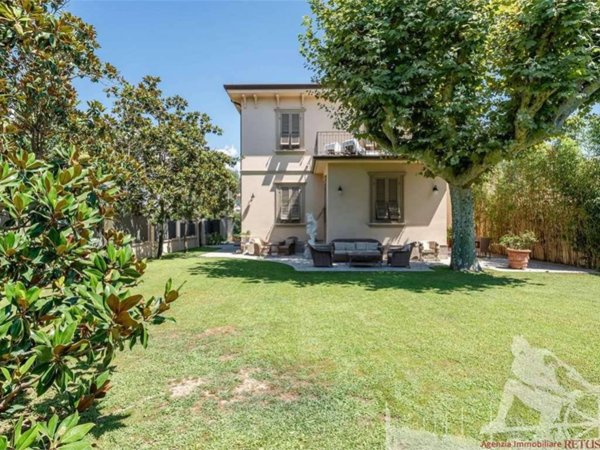 casa indipendente in vendita a Forte dei Marmi