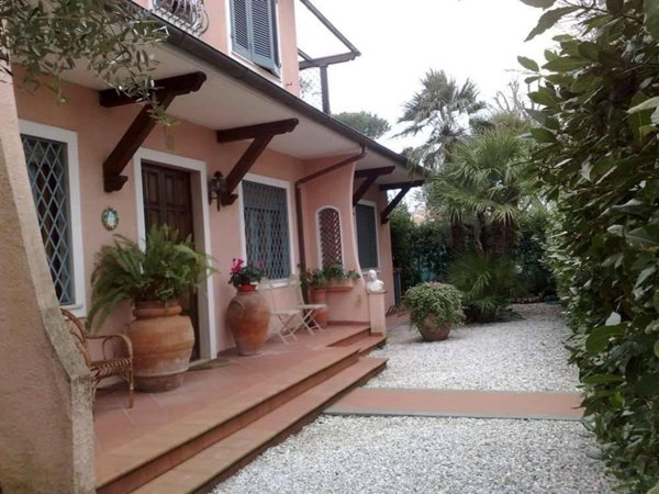 casa indipendente in vendita a Forte dei Marmi