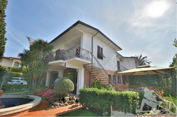 casa indipendente in vendita a Forte dei Marmi