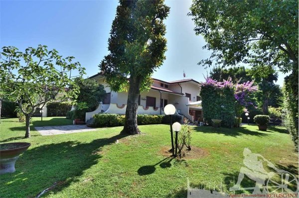 casa indipendente in vendita a Forte dei Marmi
