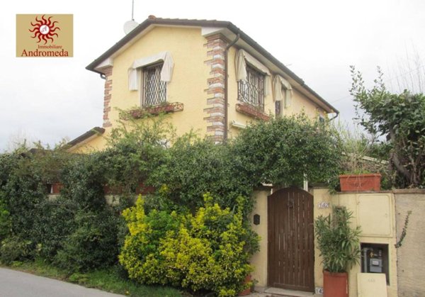 casa indipendente in vendita a Forte dei Marmi