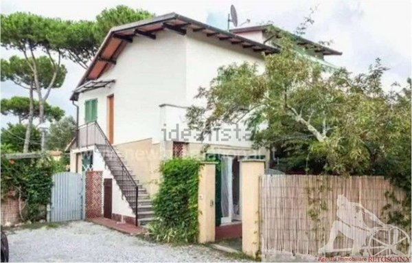 appartamento in vendita a Forte dei Marmi in zona Vittoria Apuana