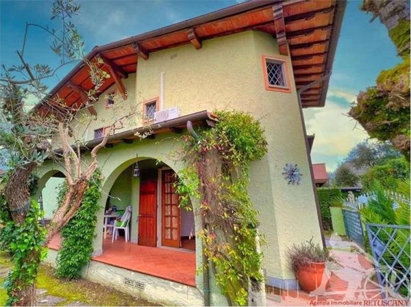 casa indipendente in vendita a Forte dei Marmi