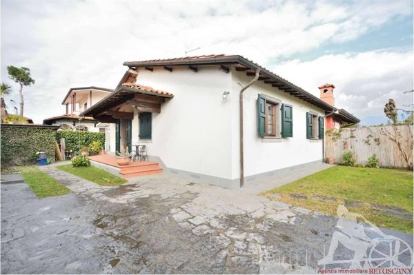 casa indipendente in vendita a Forte dei Marmi
