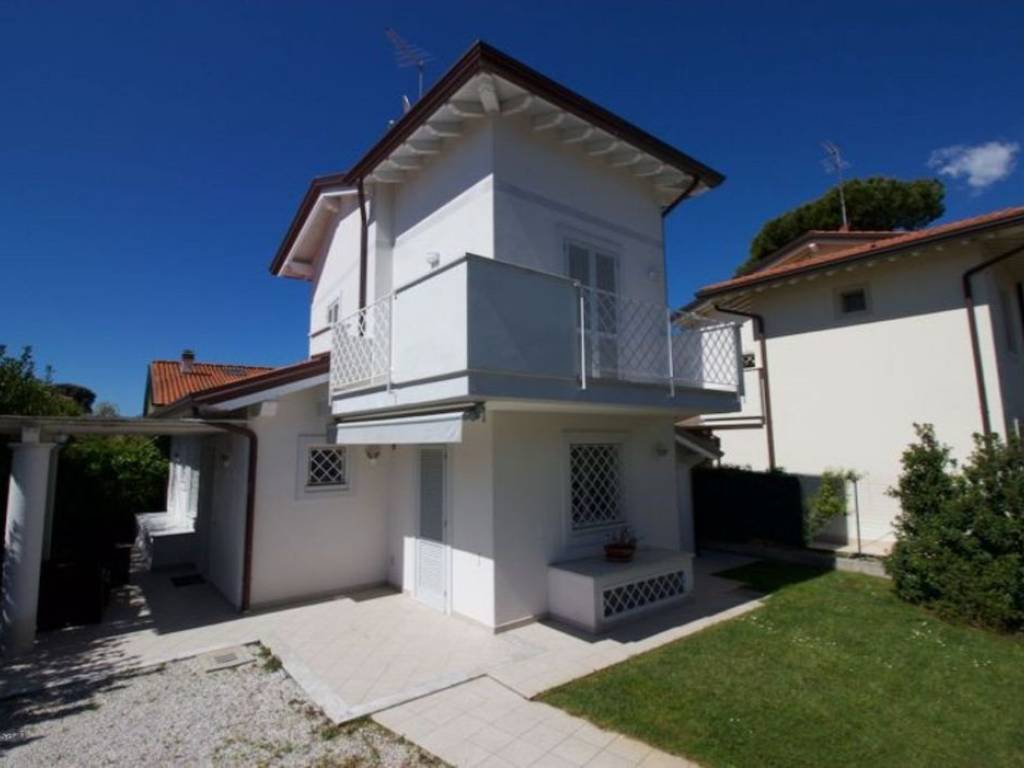 casa indipendente in vendita a Forte dei Marmi