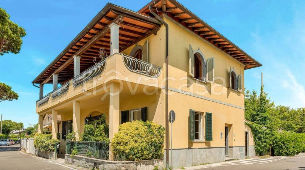 casa indipendente in vendita a Forte dei Marmi