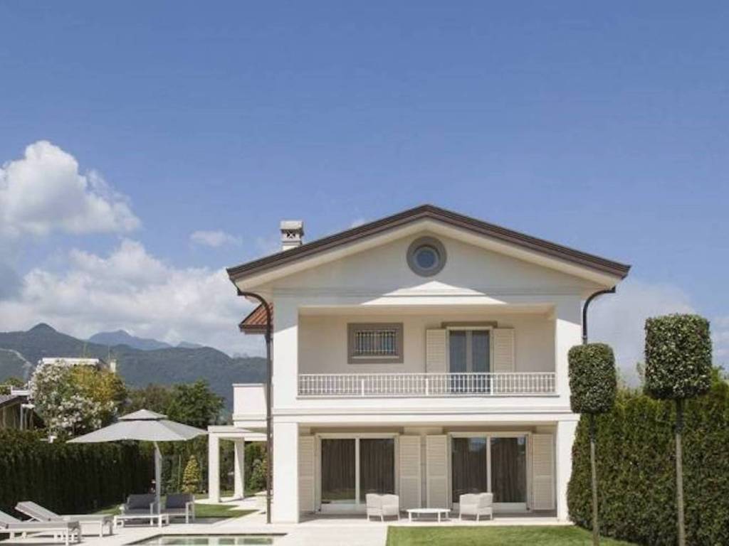 casa indipendente in vendita a Forte dei Marmi in zona Vittoria Apuana
