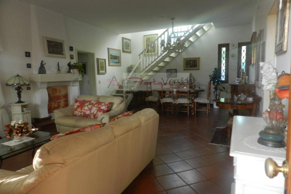 casa indipendente in vendita a Forte dei Marmi
