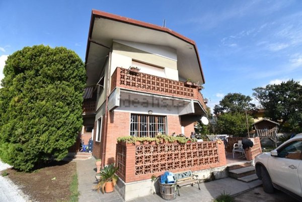 casa indipendente in vendita a Forte dei Marmi