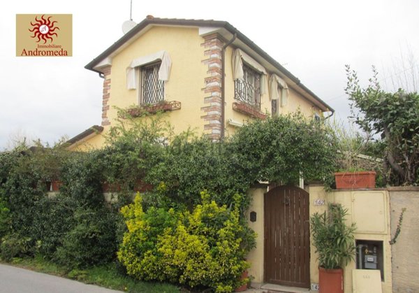 casa indipendente in vendita a Forte dei Marmi